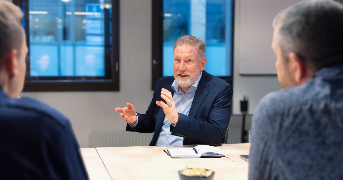 Image of Cloudworks employee explaining in a meeting