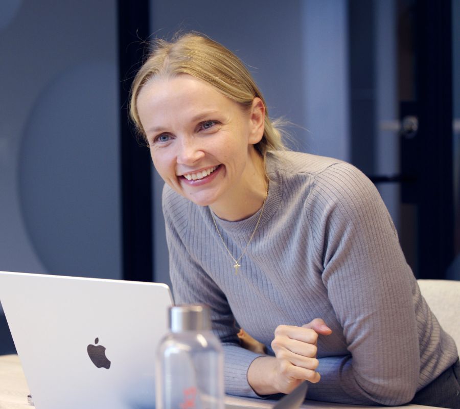 Image of Cloudworks' employee who smiles