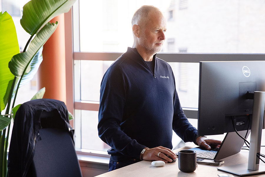 Cloudworks consultant creating IAM Discovery insights in the office